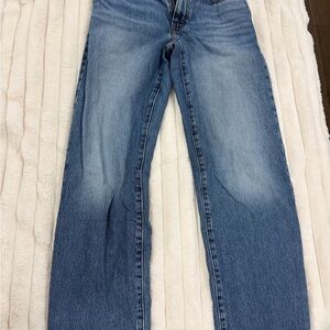 Levi's Women's Straight Jeans in Classic Blue